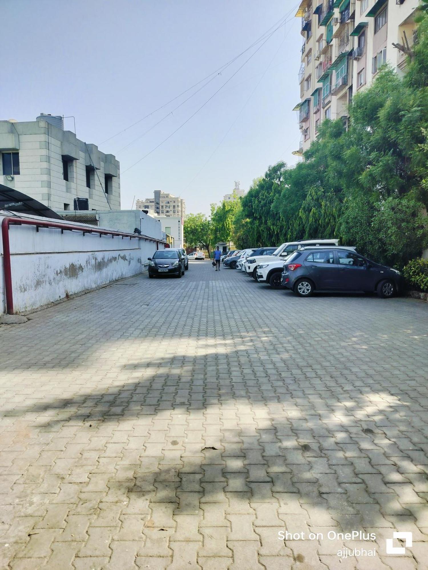 Hotel Sun N Step Club Ahmedabad Bagian luar foto